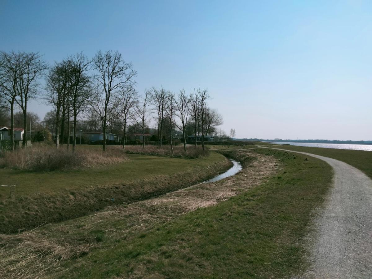 Bj Chalets - Robbengat 68 - Gezellige Chalet Op Vakantiepark Lauwersoog! Vroege Incheck! Exterior photo